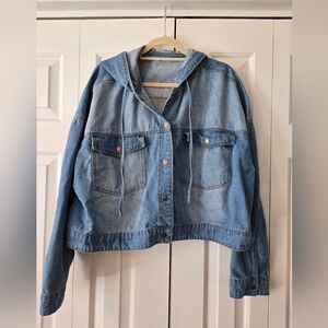 Women's Lightweight Hooded Denim Crop Jacket. Size 2XL. Medium Wash.